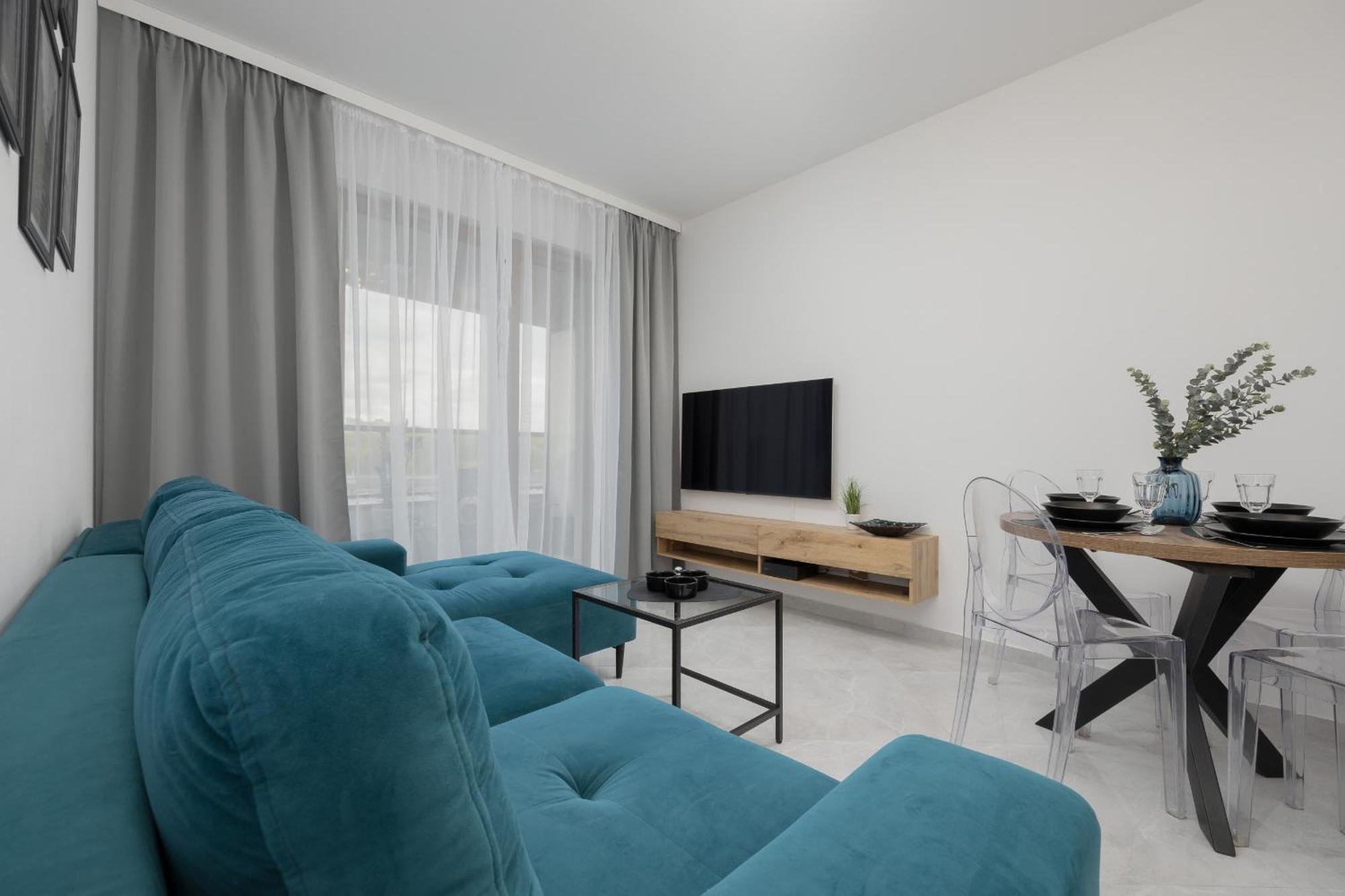 Apartment With Balcony & Parking In Warsaw By Noclegi Renters Exterior foto
